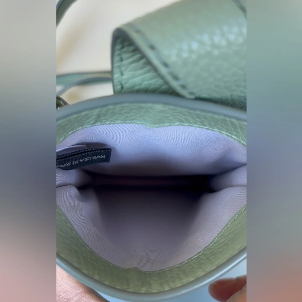 Marc Jacobs The Groove Pebble Leather Phone Crossbody Bag Color: Mint